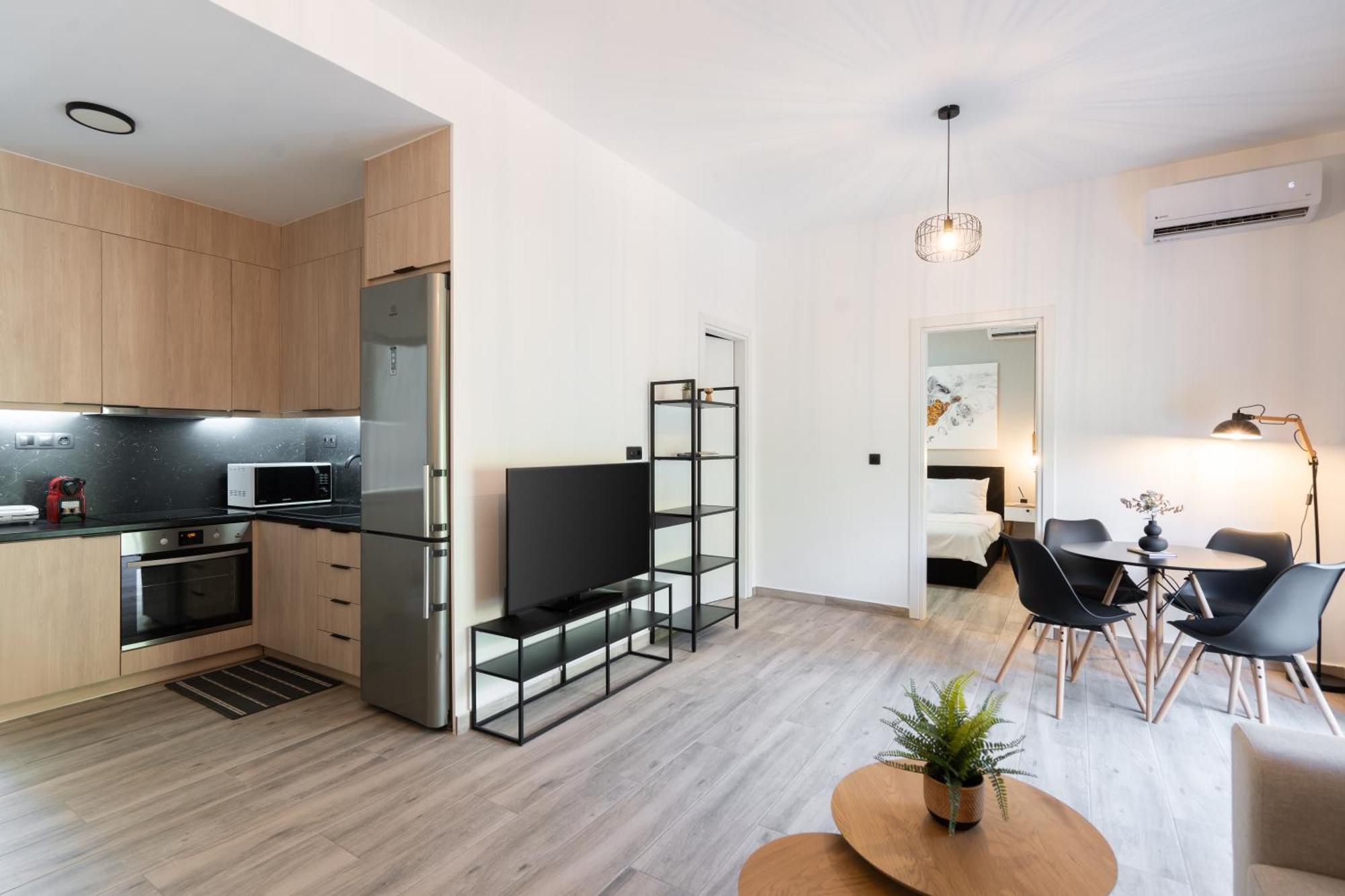 Your Base Comfy In Petralona, Steps To Metro *