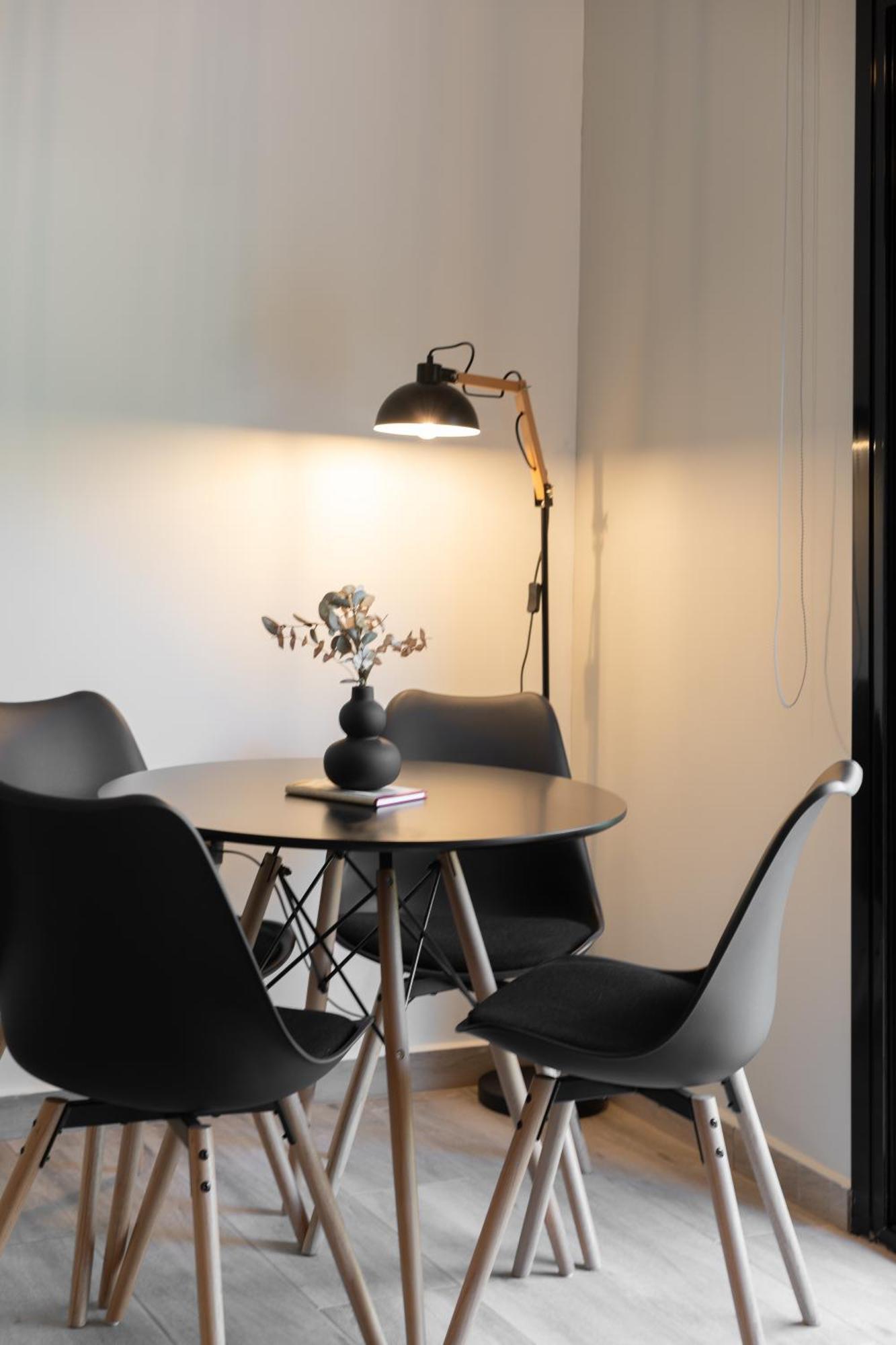 Your Base Comfy In Petralona, Steps To Metro Apartament