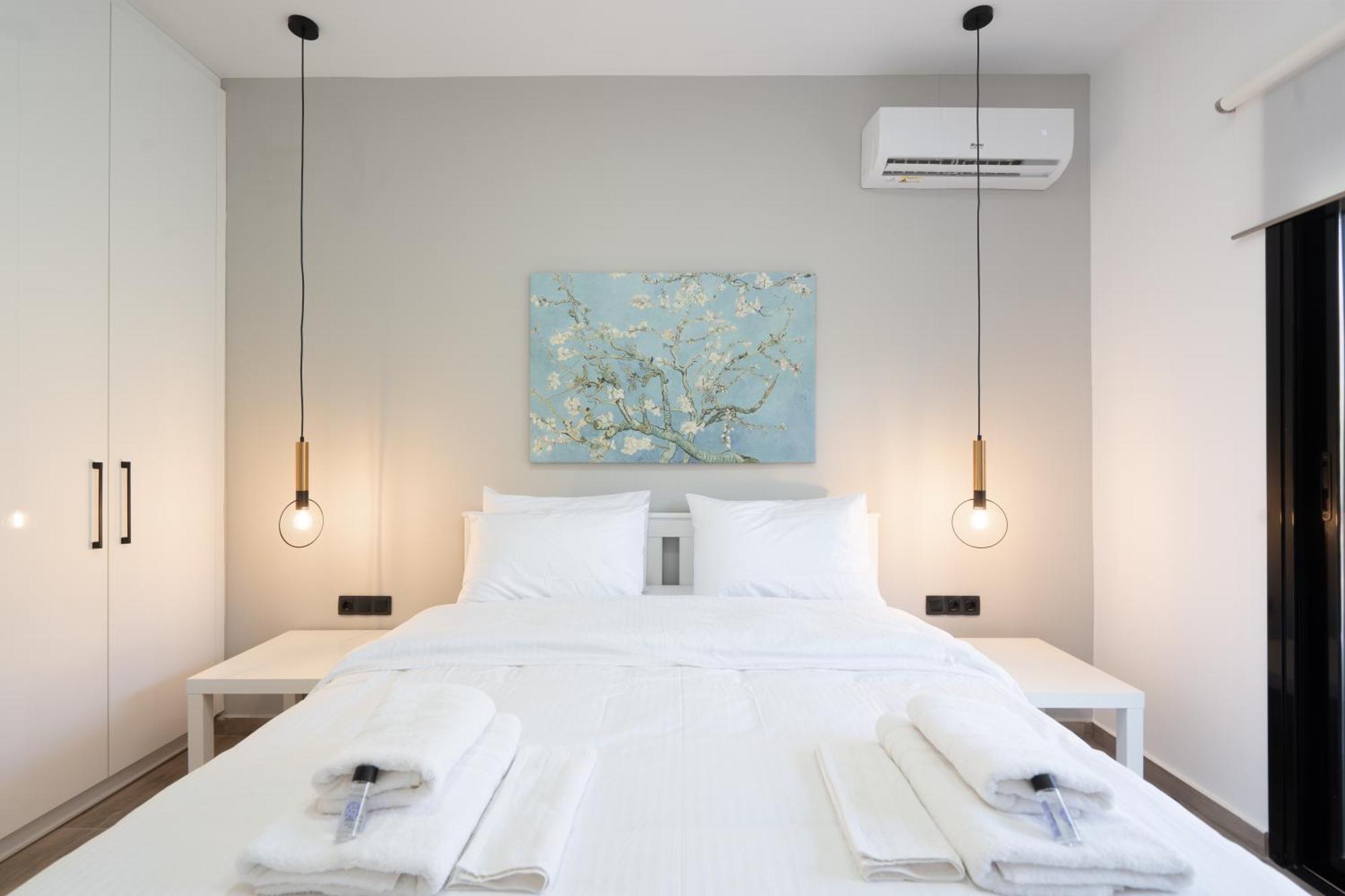 Apartment Your Base Comfy In Petralona, Steps To Metro