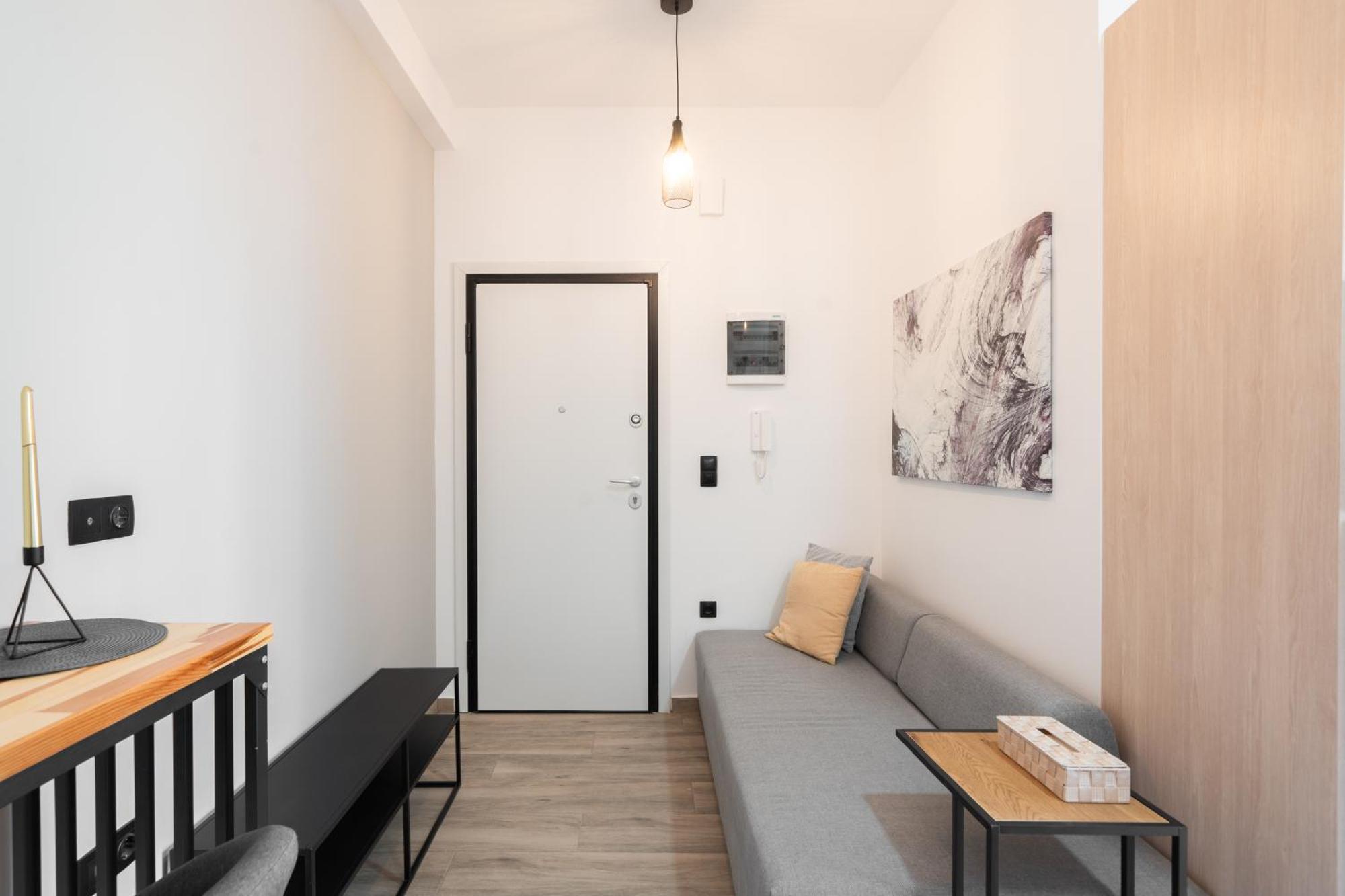 Your Base Comfy In Petralona, Steps To Metro Apartament *