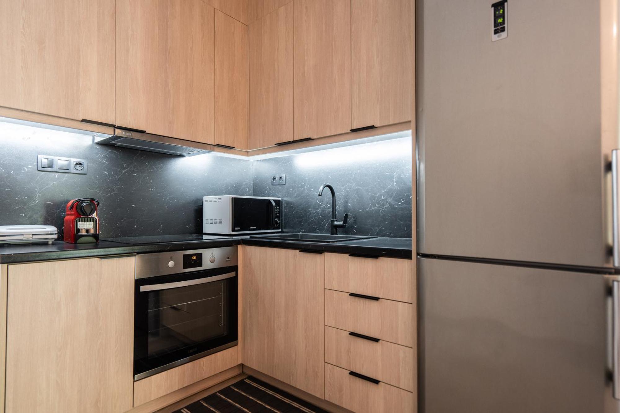 Apartment Your Base Comfy In Petralona, Steps To Metro