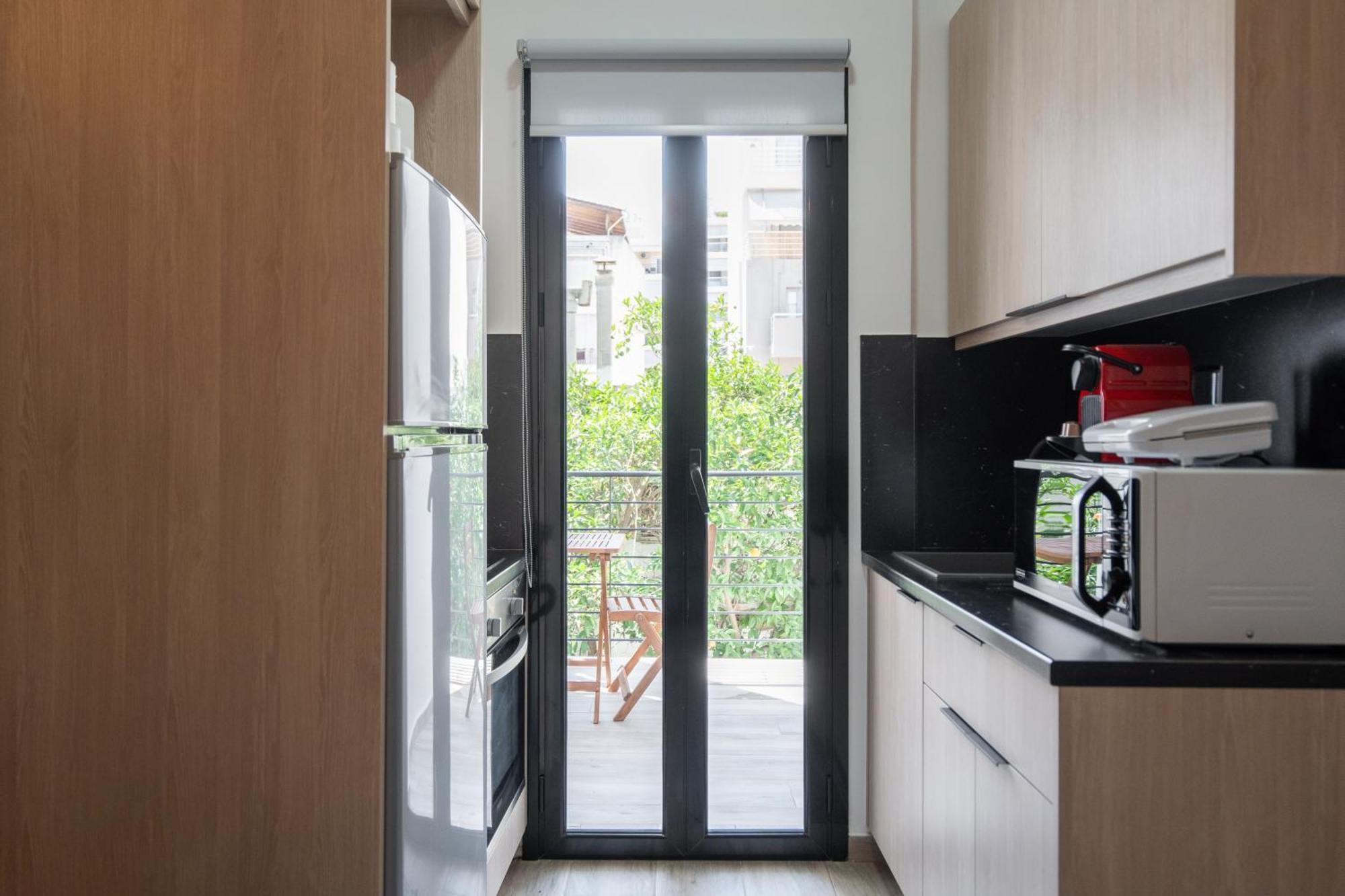 Your Base Comfy In Petralona, Steps To Metro Apartament Ateny