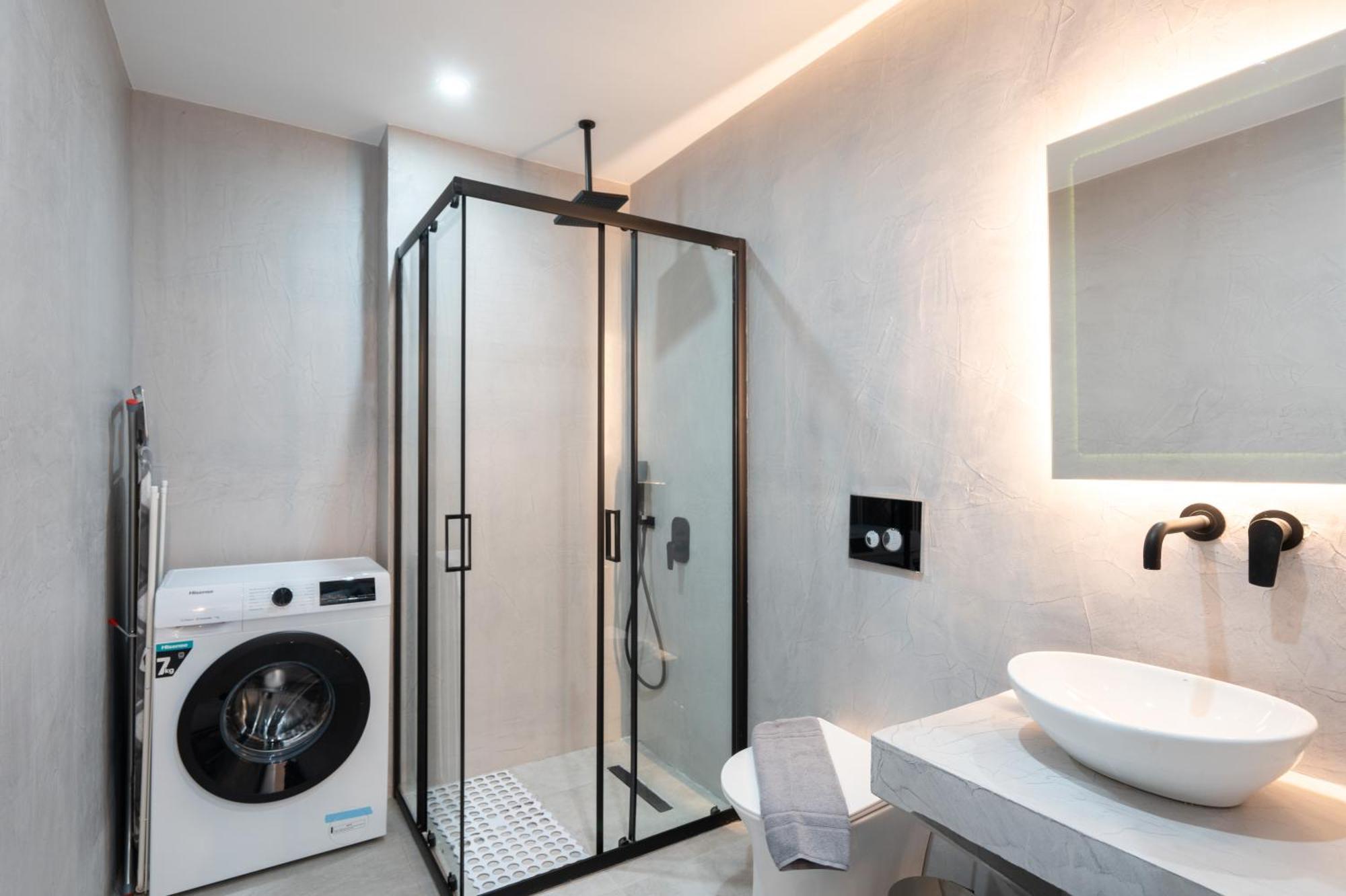 Apartment Your Base Comfy In Petralona, Steps To Metro