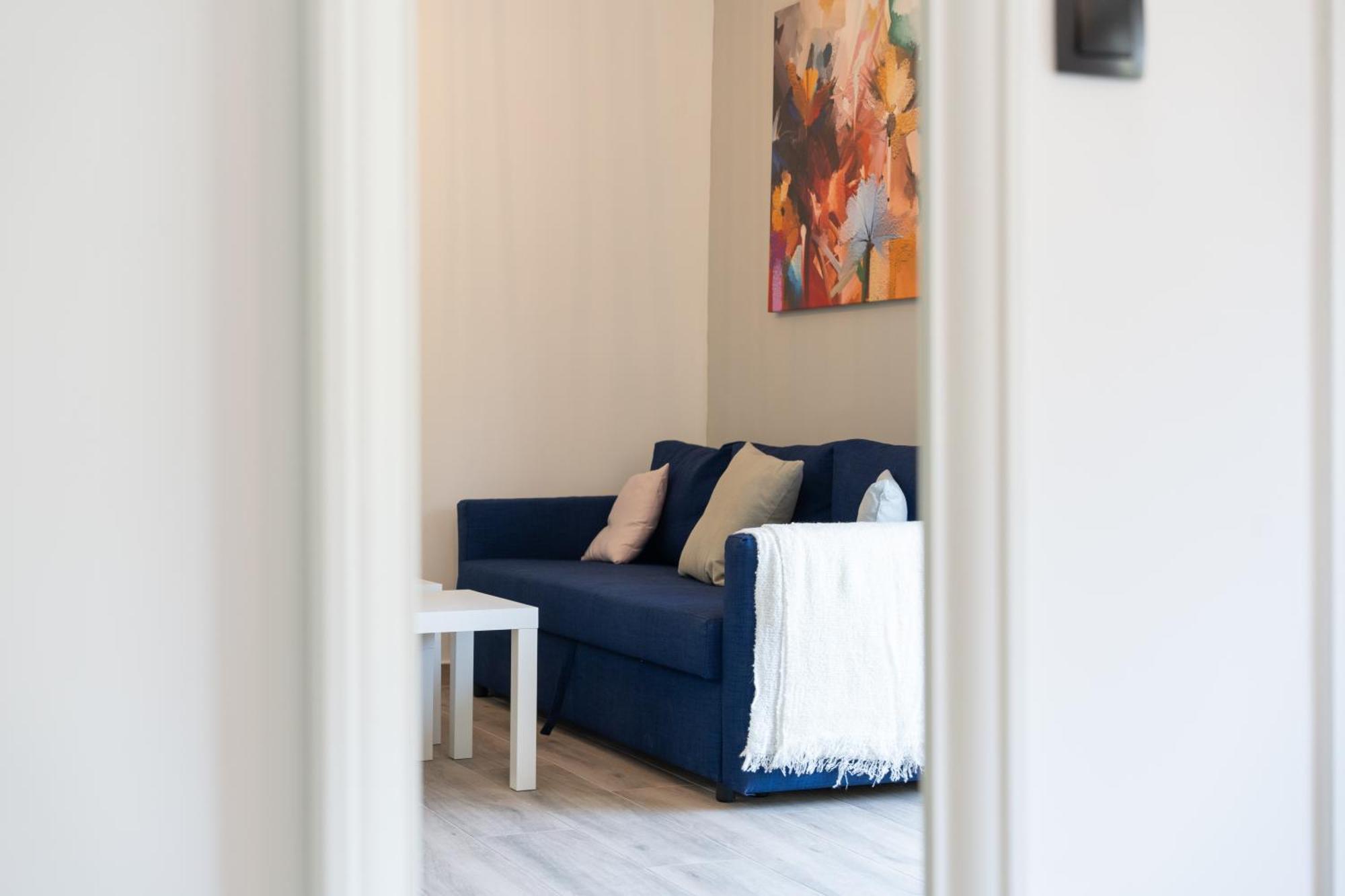 Your Base Comfy In Petralona, Steps To Metro Apartament *