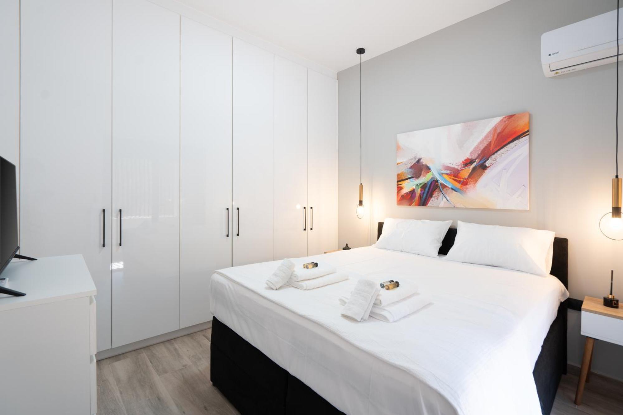 Your Base Comfy In Petralona, Steps To Metro Apartament Ateny